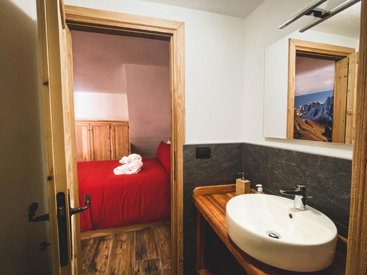 Aux Pieds Du Malatra' 1 Apartment Сент-Реми-ан-босис Екстериор снимка