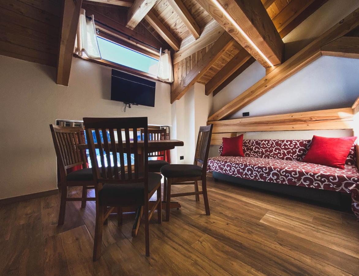 Aux Pieds Du Malatra' 1 Apartment Сент-Реми-ан-босис Екстериор снимка